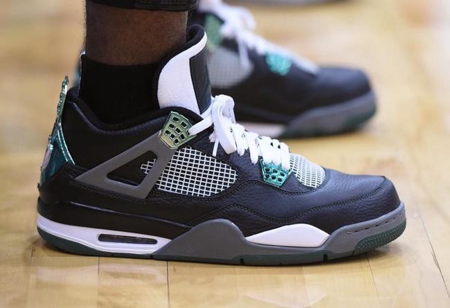 詹姆斯关键一球引爆全场（詹姆斯关键一投令全场沸腾）