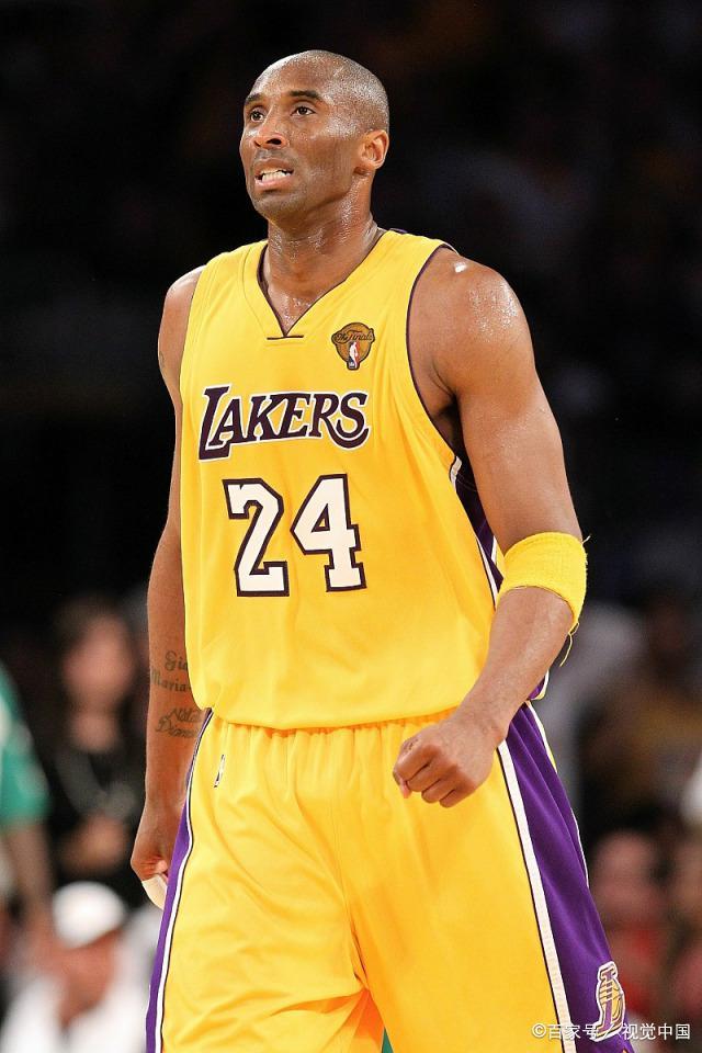 队友为他让球点，暖心瞬间（队友把点球机会让给他，暖心一幕）