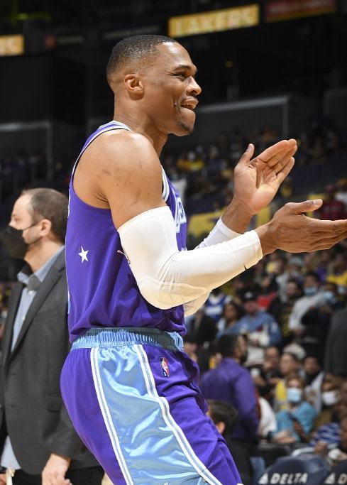 WTT总决赛：林诗栋／蒯曼1-3不敌林仲勋／申裕斌无缘决赛（林诗栋／蒯曼1-3负于林仲勋／申裕斌，WTT总决赛无缘争冠）