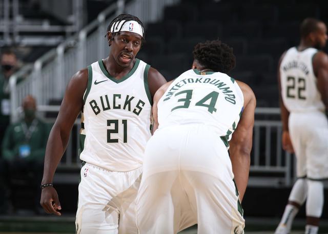 科曼称赞阿尔克马尔19岁中场斯密特：他身上的特质像佩德里（科曼：阿尔克马尔19岁中场斯密特的特质让我想起佩德里）