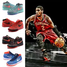 传记作者：亚马尔早期对莱万很不满，后来明白对方是想帮自己（传记作者：亚马尔曾对莱万不满，后知其为善意相助）